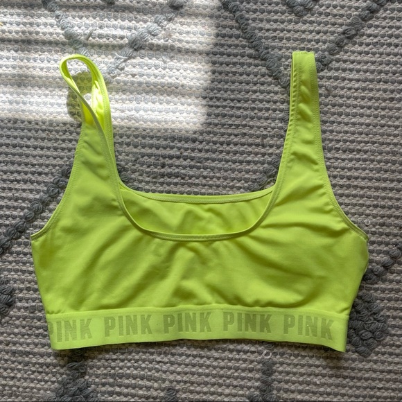 *SOLD* Victoria’s Secret ultimate unlined sports bra - Picture 3 of 4